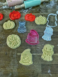Load image into Gallery viewer, Cookie cutters and mini roller bundle